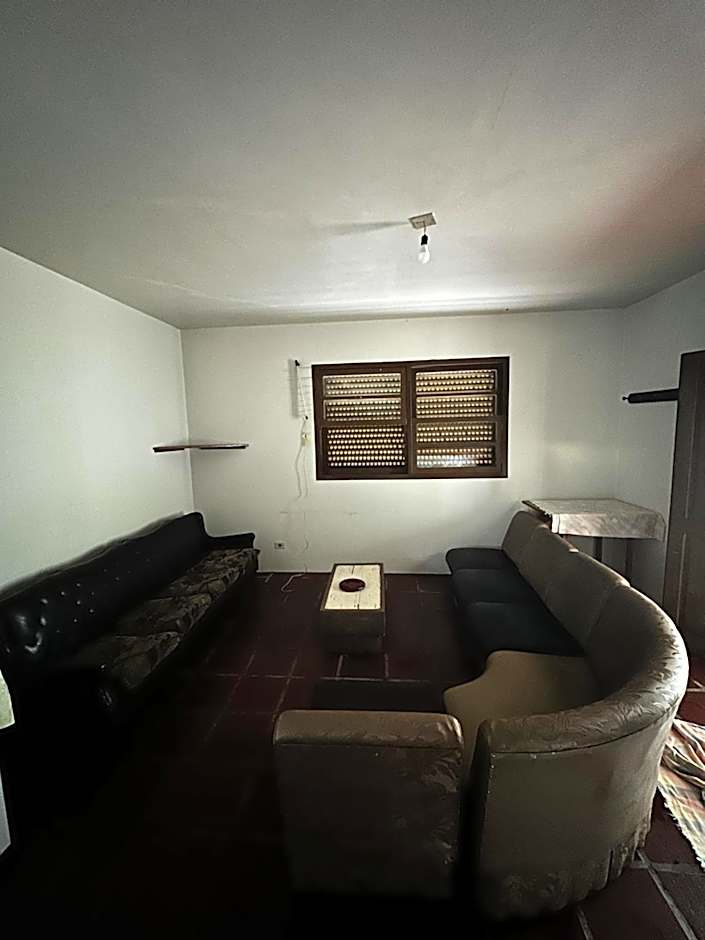 Casa de praia com boa ventilação garagem coberta para 3 carros 50m da praia