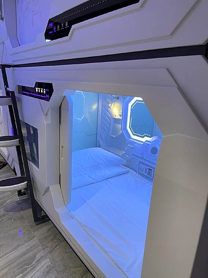 Jianpuke Space Capsule Backpacker Hostel