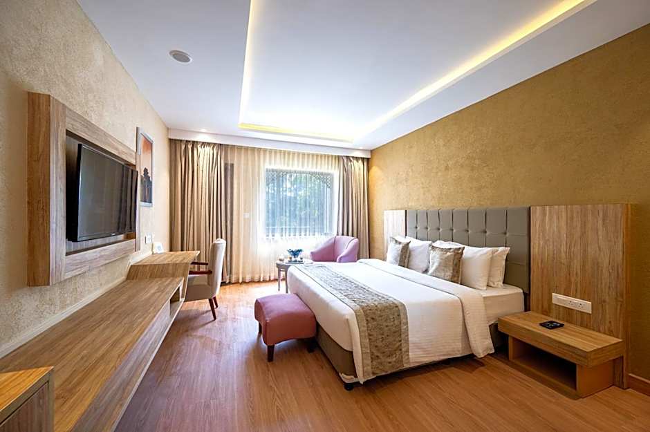 Photo 1 of 8 of Standard 1 King Bed
