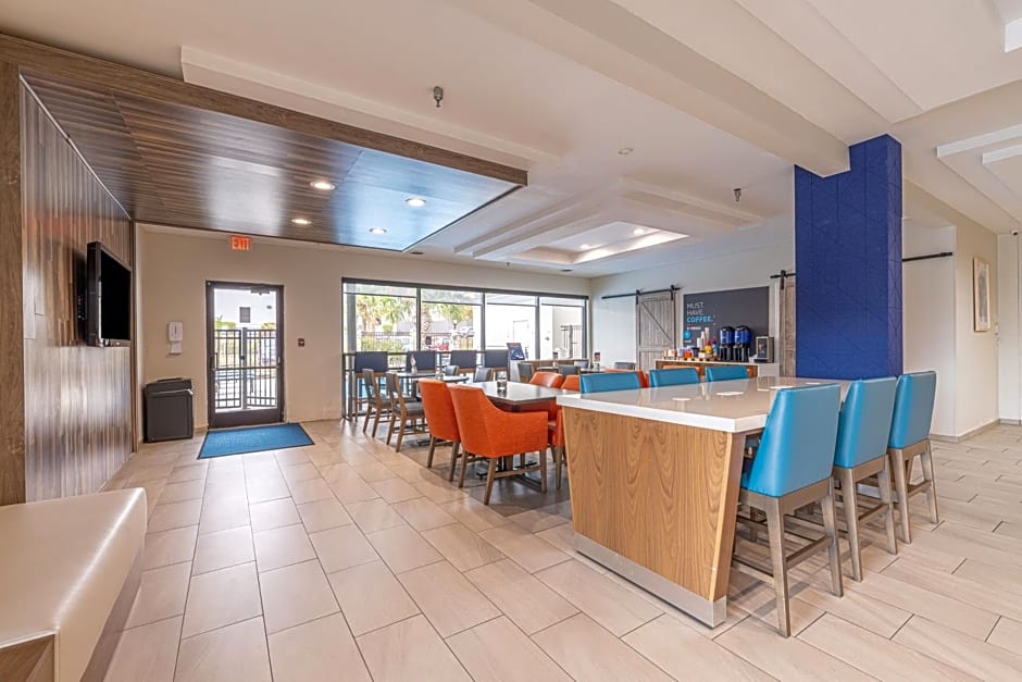 Holiday Inn Express Hotel & Suites College Station