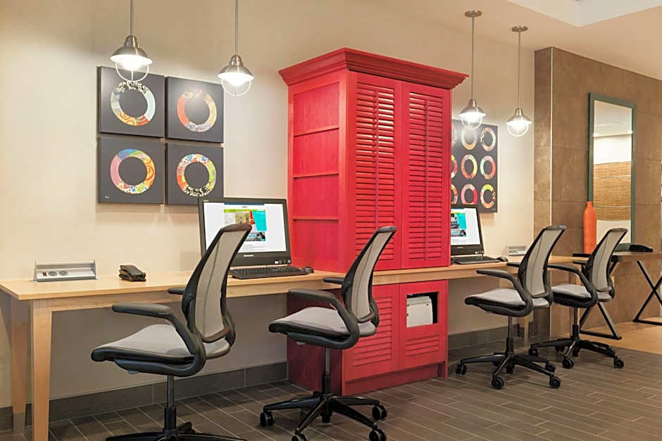 Home2 Suites By Hilton Milwaukee Airport, WI