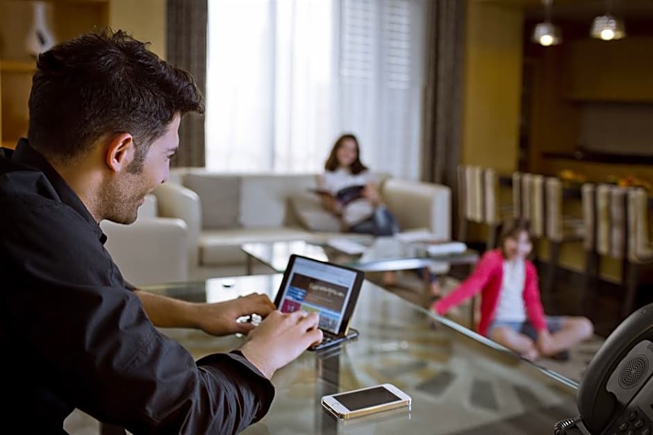 Hala Arjaan by Rotana Hotel