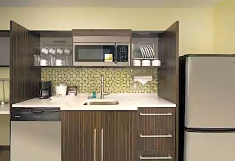 1 King Bed Studio Suite Nonsmoking