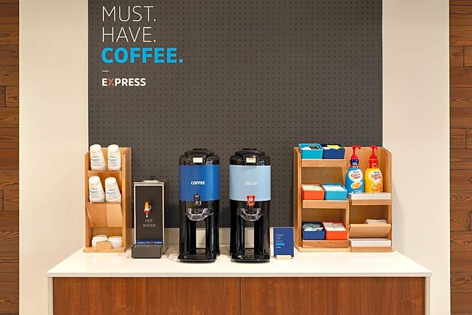 Holiday Inn Express And Suites Beaver Dam By IHG