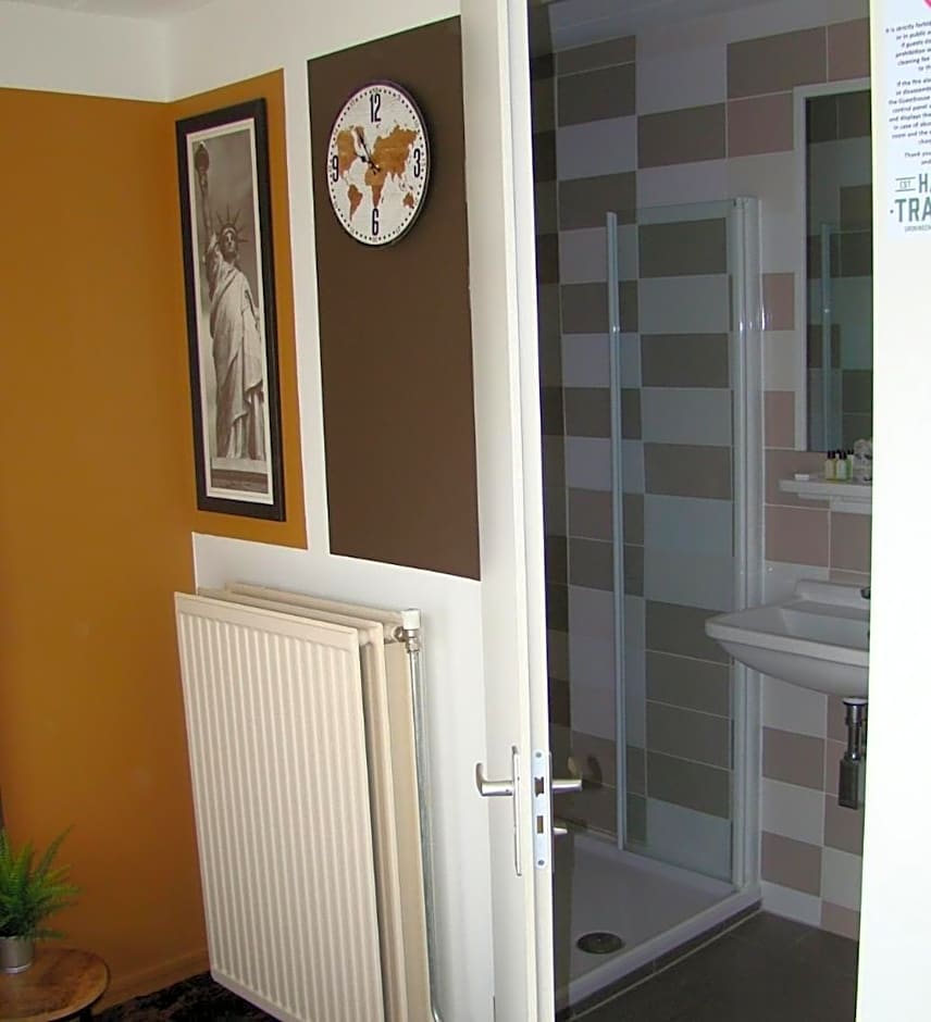 Hotel The Happy Traveler