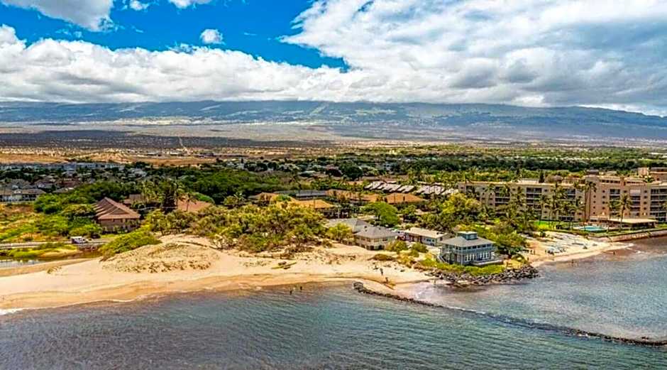 Updated Kihei Studio, Steps to Beach with Pool, Hot Tub & Parking