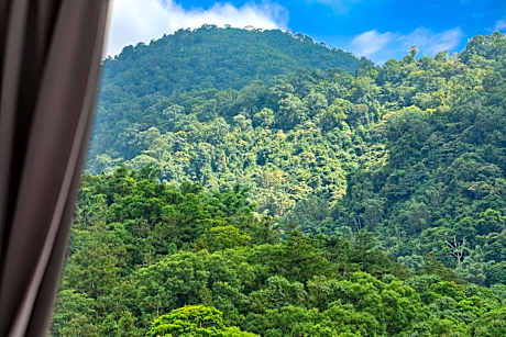 Quadruple Room with Mountain View