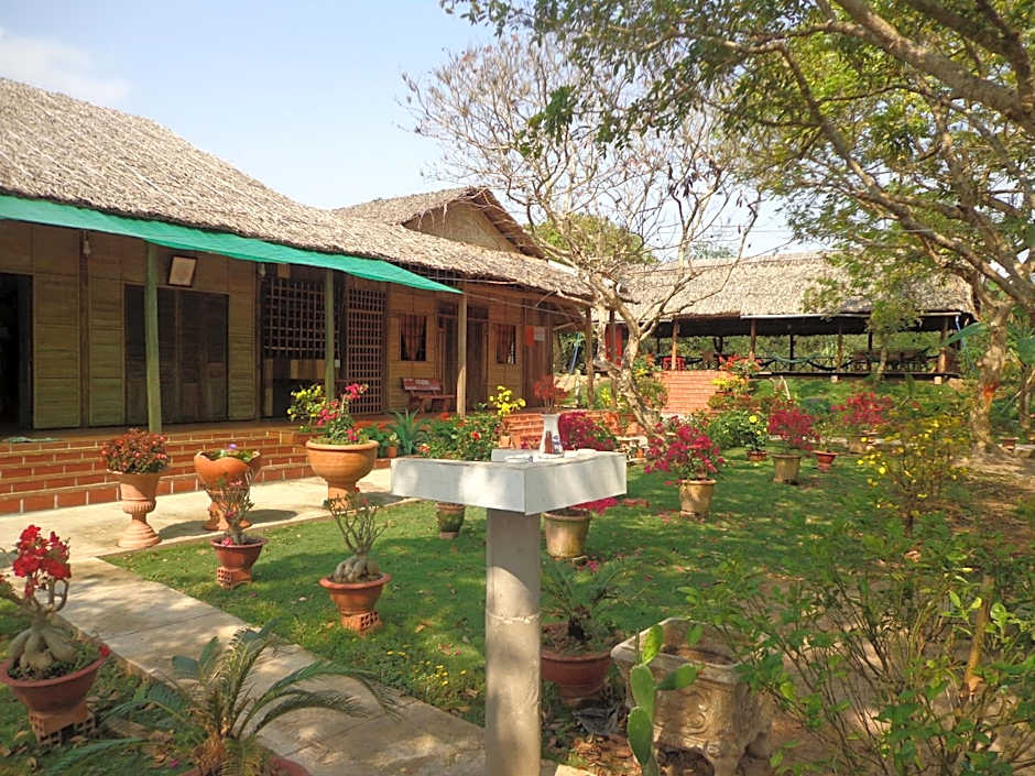Photo 1 of 37 of Phuong Thao Homestay