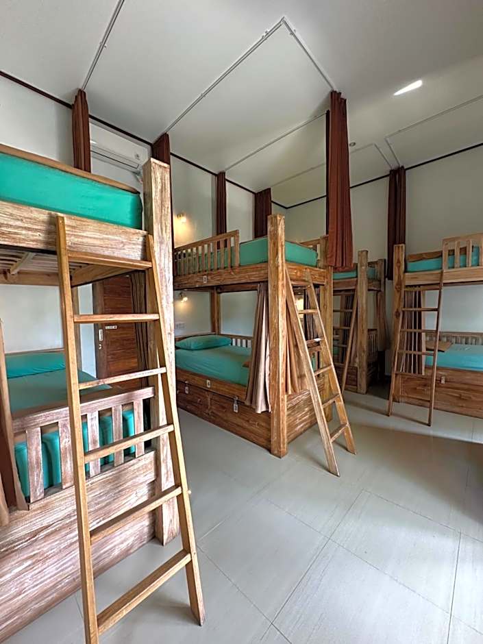 Lembongan Hostel