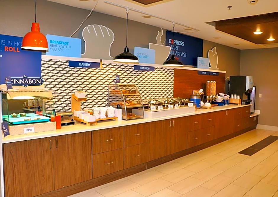 Holiday Inn Express & Suites Douglas By IHG