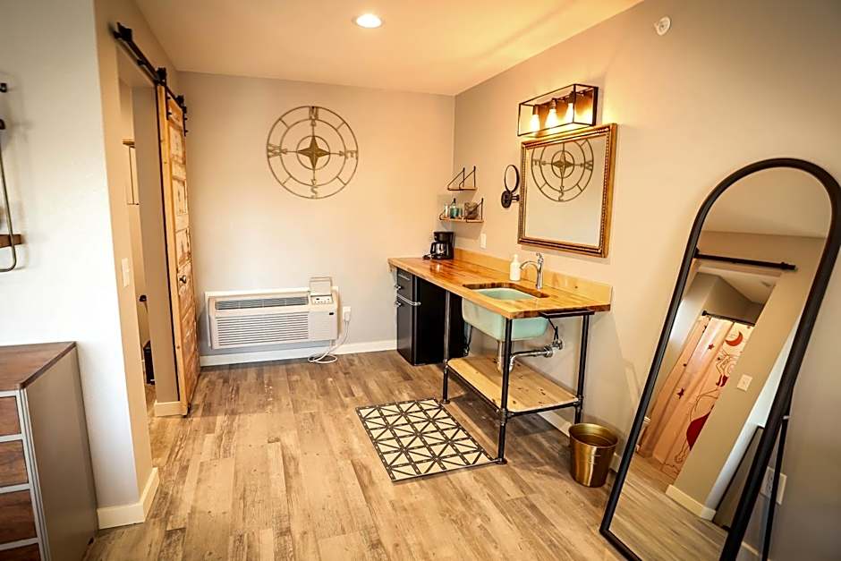 The Blue Buffalo Motel