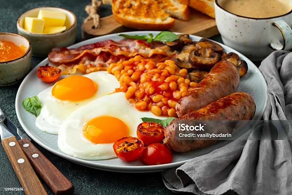 Lion Hotel & Studio Apartments