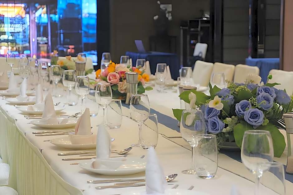 La Perle International Hotel