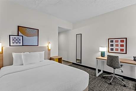 Spark by Hilton Des Plaines Chicago O'Hare