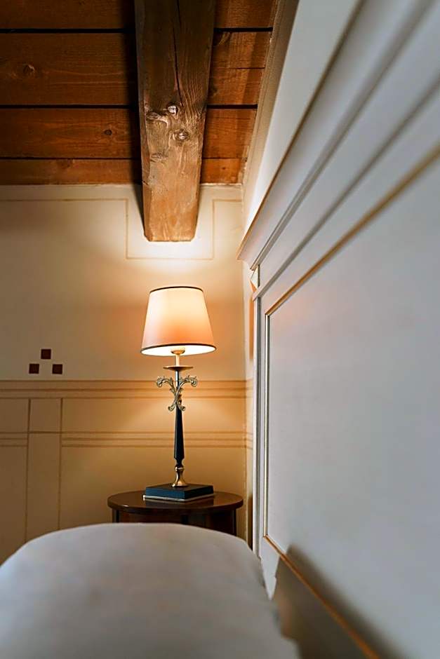 Hotel Villa Policreti