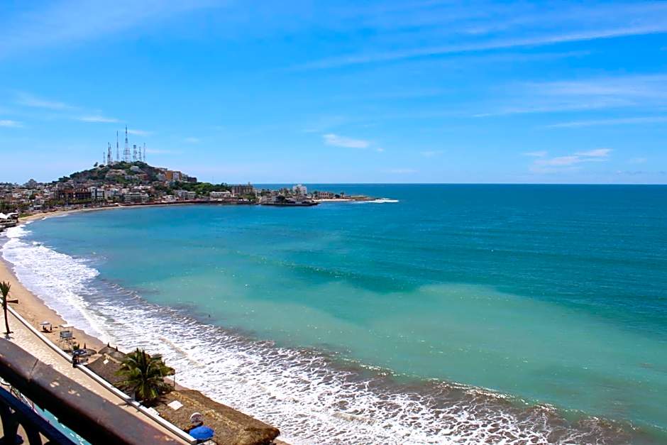Hotel Playa Marina
