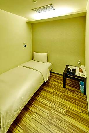 Single Room for Male