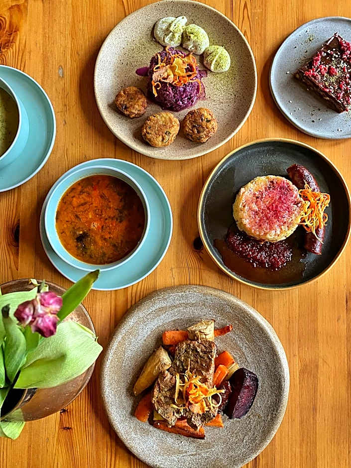 Viscri 32 - White Barn and Blue House