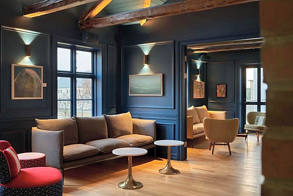 Iceland Parliament Hotel, Curio Collection by Hilton