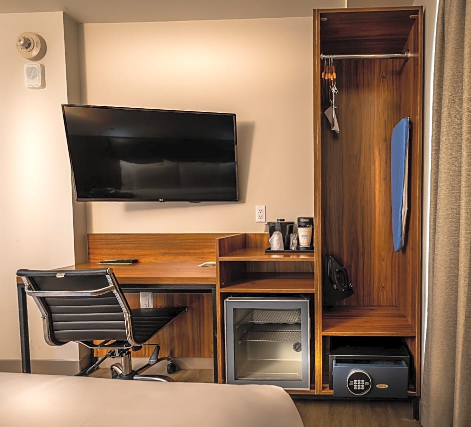 La Quinta by Wyndham Time Square South
