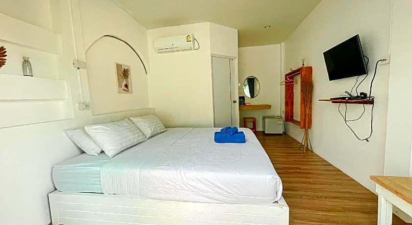 Baancaptainhook pool kohlarn