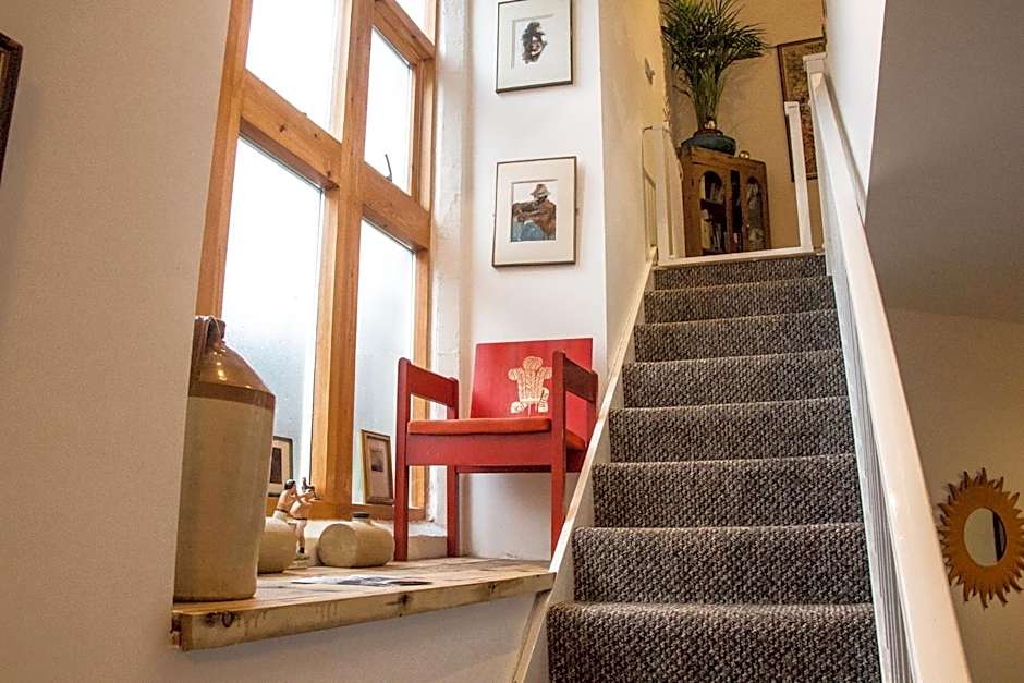 James John Hamilton House and backpacker hostel