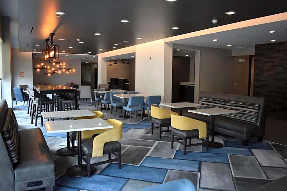 La Quinta Inn & Suites by Wyndham San Bernardino