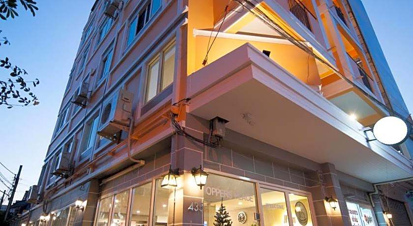 Hoppers Place Donmuang Hostel