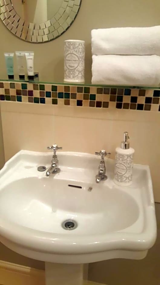 Haya Guest House – Oldbury