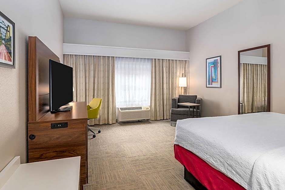 Hampton Inn By Hilton & Suites Manchester