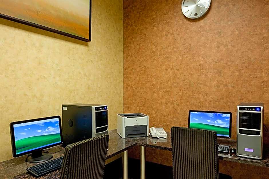 Armon Plaza Montreal Airpt, Trademark Collection by Wyndham