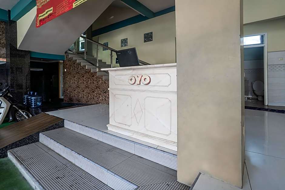 OYO 93863 Dv Homestay Syariah Genteng