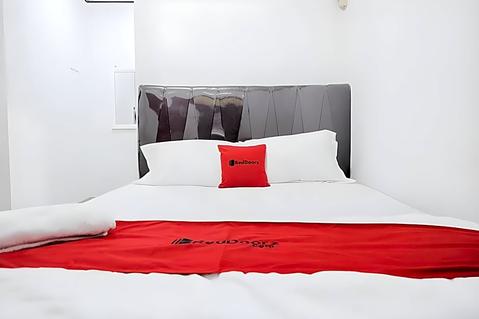 RedDoorz near Jalan Perintis Kemerdekaan Lampung