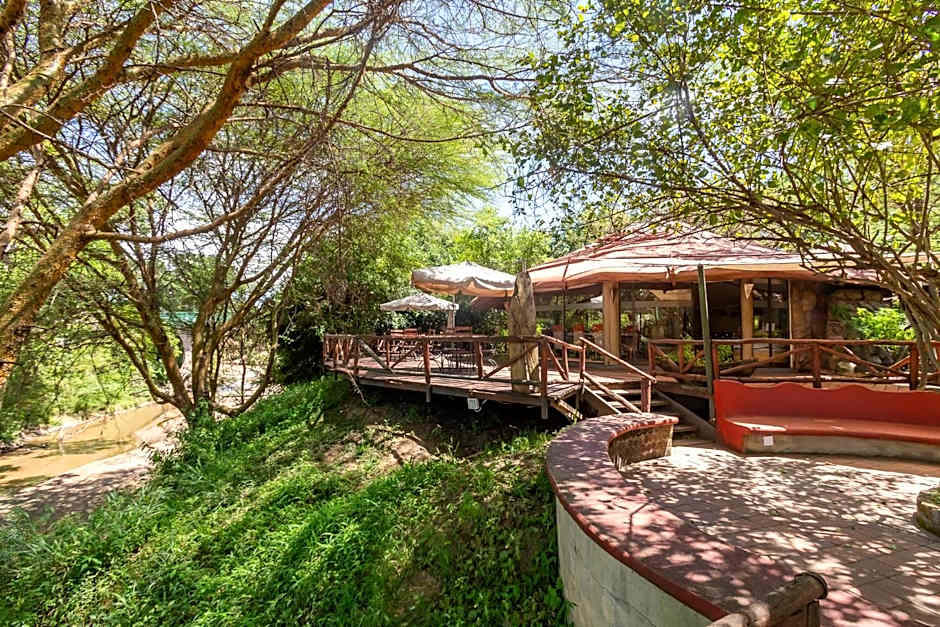 PrideInn Mara Camp & Cottages
