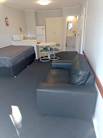Classic One-Bedroom Apartment with King Bed