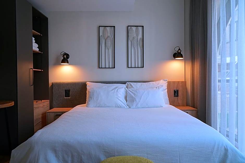 Apartique Hotel