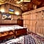 Golden Hopes Group of Houseboats
