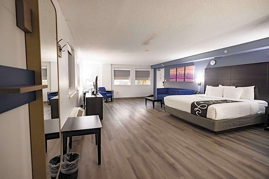 La Quinta Inn & Suites by Wyndham Tampa-Near Busch Gardens