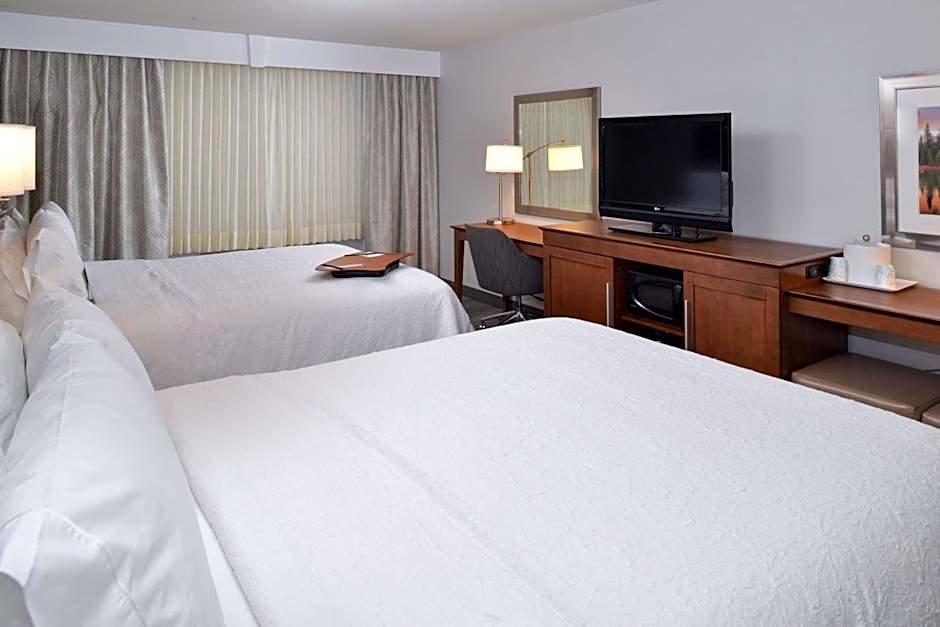 Hampton Inn & Suites By Hilton Calgary University Northwest