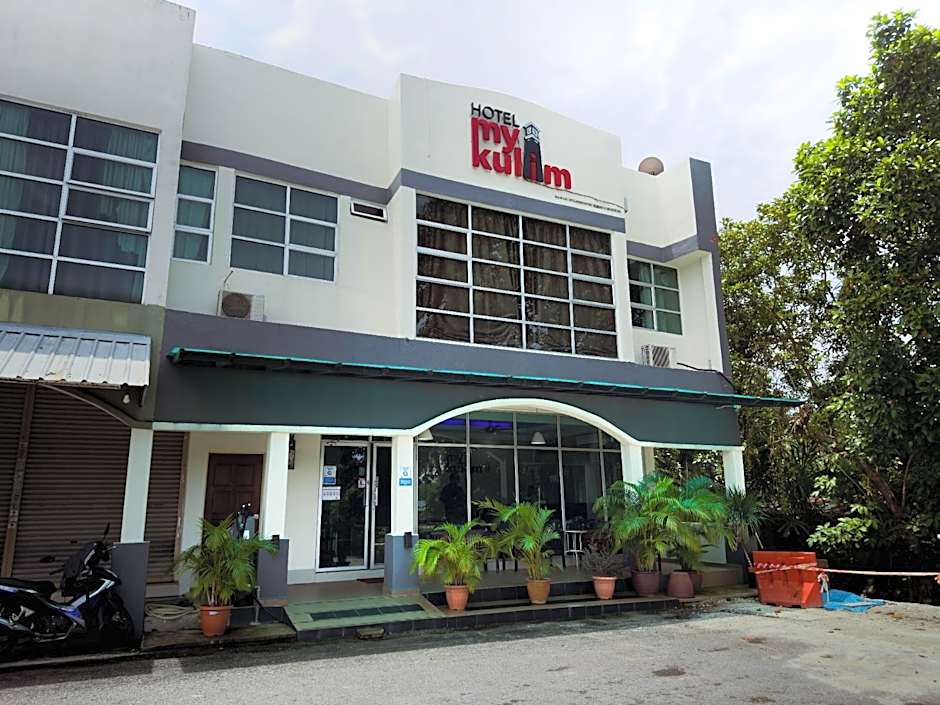 HOTEL MYKULIM