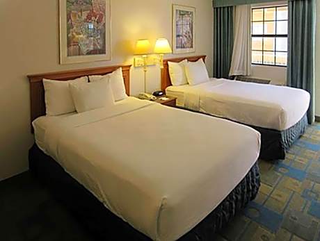 2 Double Beds Smoking