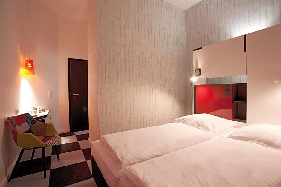 Hotel Cristall - Frankfurt City