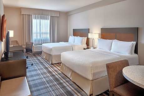 Queen Suite with Two Queen Beds and Kitchenette