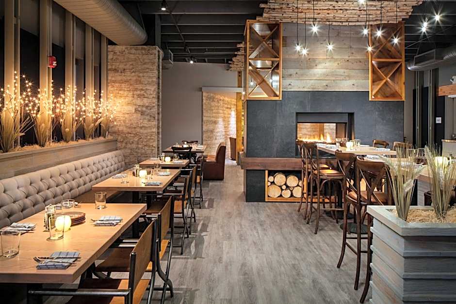 Sheraton Redding Hotel at the Sundial Bridge