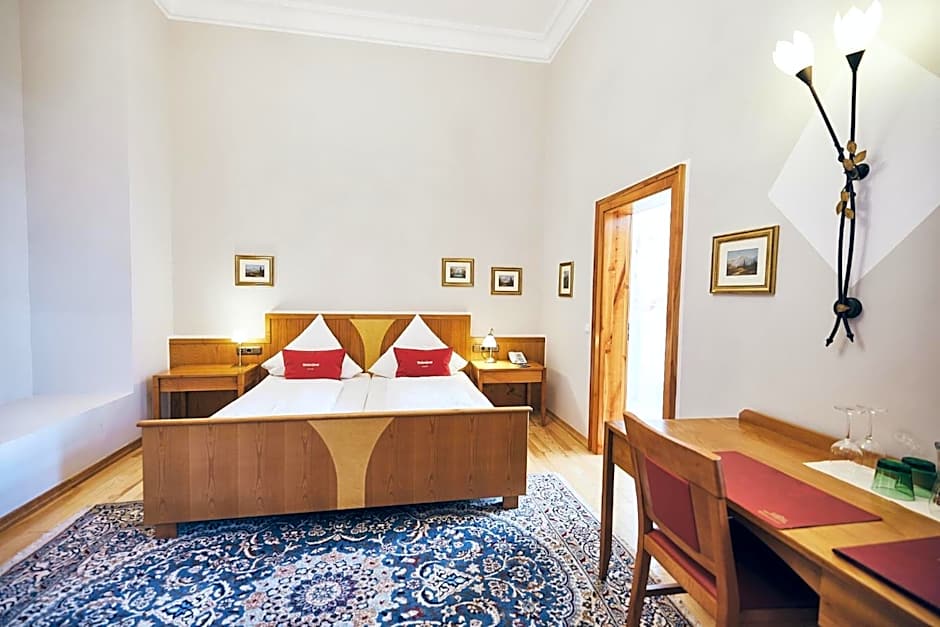 Hotel & Restaurant Waldschloss