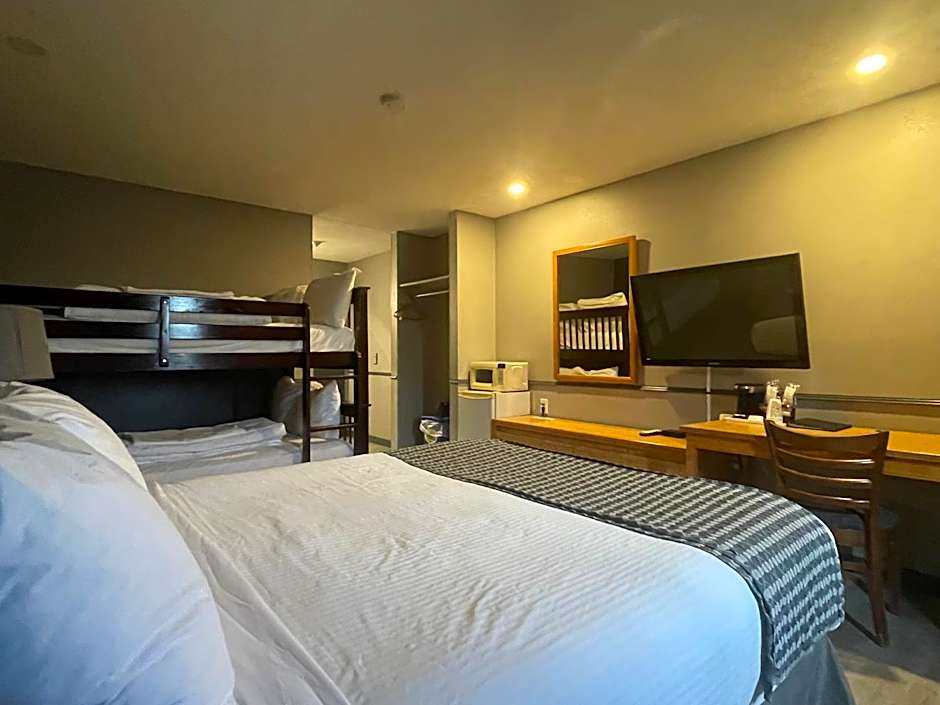 Photo 1 of 6 of Exterior Entrance Family Room with One Queen Bed and Bunk Beds - Non-Smoking