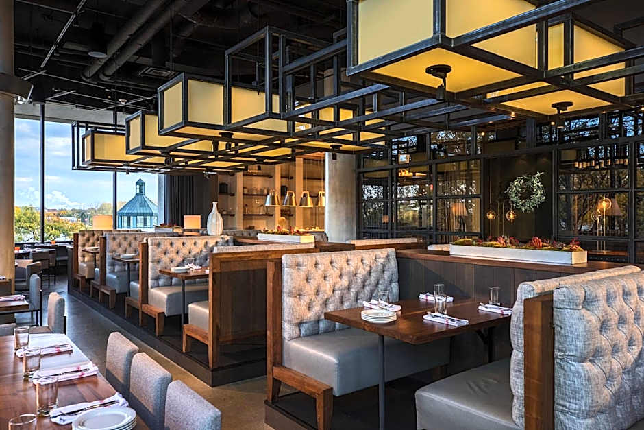 Renaissance by Marriott Toledo Downtown Hotel