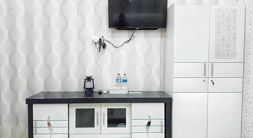 Urbanview Hotel Rifal Home Tegal