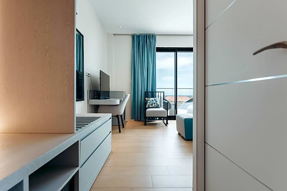 Elements Hotel & Shops Curacao