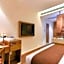 James Joyce Coffetel Shijiazhuang the Mixc Jinyuan Tower Airport Bus